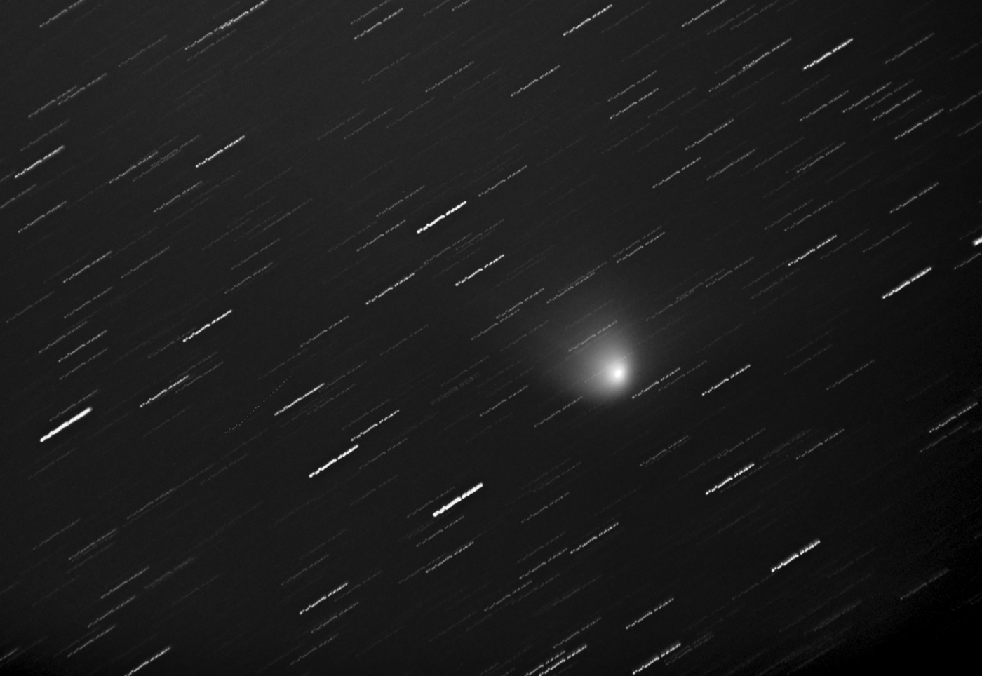 Kométa C/2022 E3 (ZTF) z 29.01.2023 o 18:20 SEČ. Foto: Marián Urbaník, Krajská hvezdáreň v Žiline; 25x60 s, MI G2-8300, R kanál, Megrez 89/480, HEQ 5